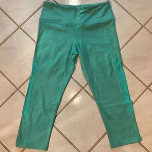 Turquoise cropped leggings with meshwork